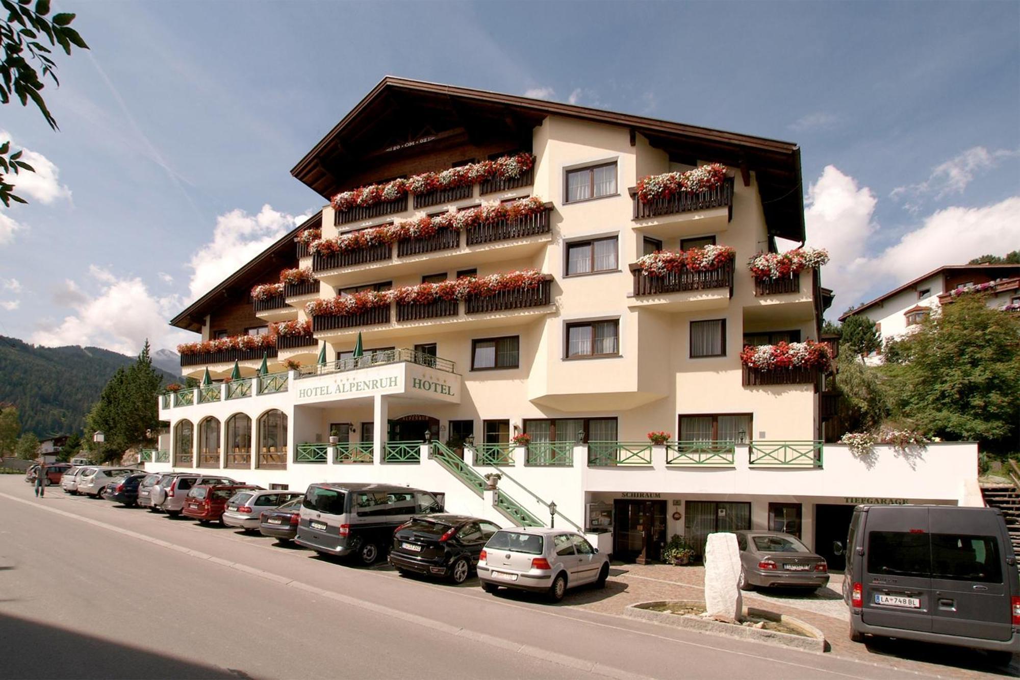 Hotel Garni Alpenruh-Micheluzzi سيرفاوس المظهر الخارجي الصورة